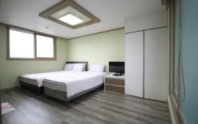Nandrue Ole Pension