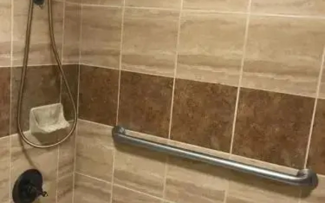 Waikiki Banyan Condo 29th Floor