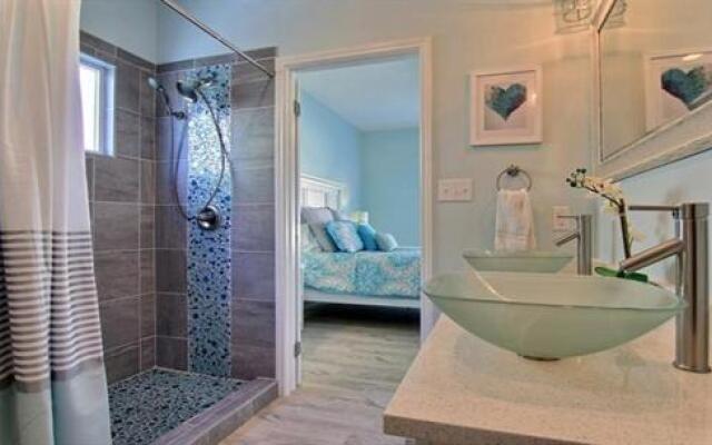 Private Beach Side Island Gem Home by Redawning