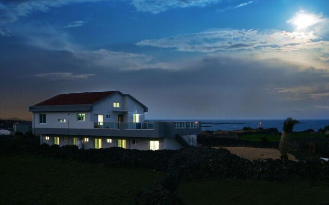 Jeju Amor House Hostel