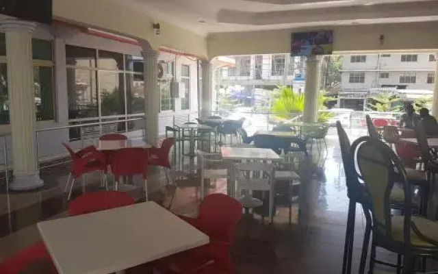 Holmand Hotel