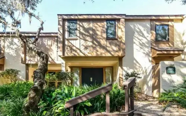 2085 Beachwood by RedAwning