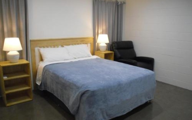 Decked out for a Fantastic Holiday - Winnett St, Woorim – Guest Rooms – Woorim