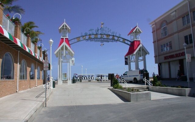 Sea Point 3 by RedAwning