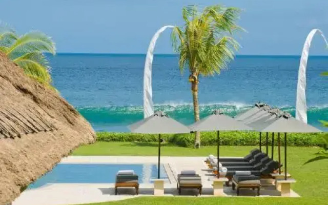 Villa Atas Ombak