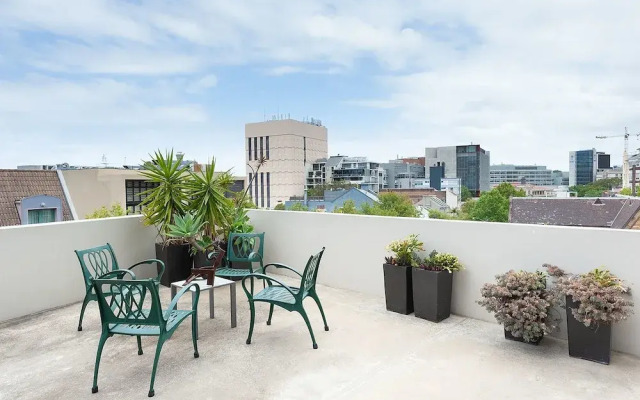 TT606 Sydney 2BR Huge Balcony