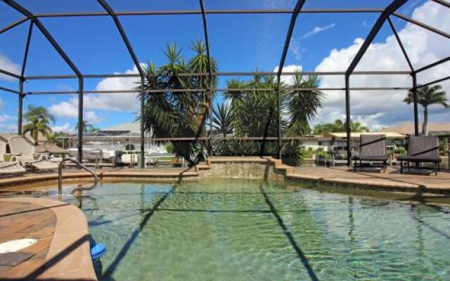 Waterfront Villa Id5218