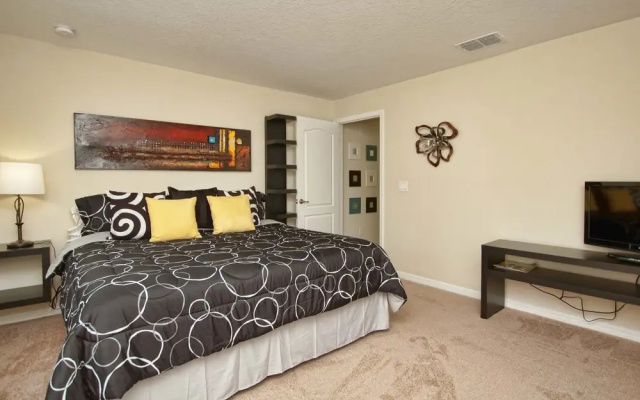 Paradise Palms 8952 B