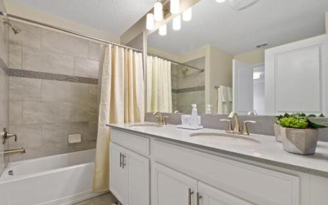 Four Bedrooms Townhome 4861