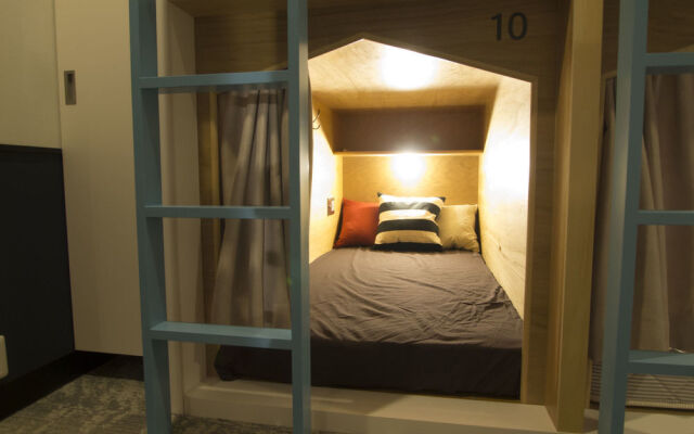 Comics & CapsuleHotel COMICAP kyotoshinkyogoku