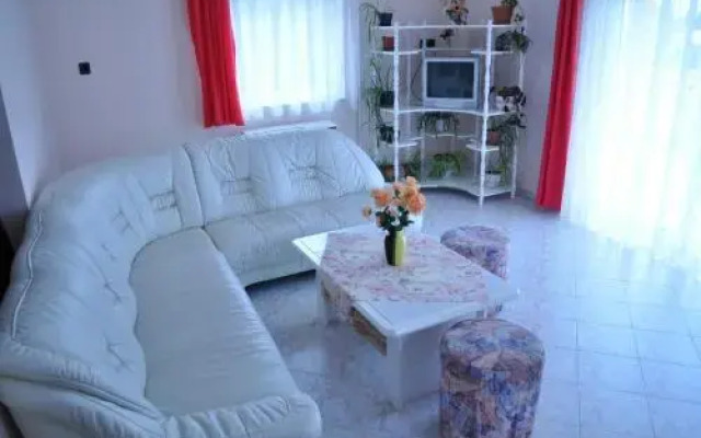 Gitta Apartmanház