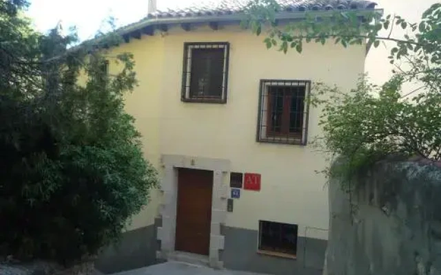 Apartamentos Casas Colgadas