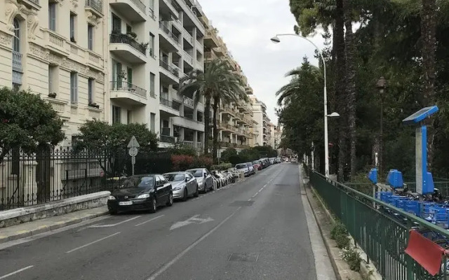 Studio in Nice - 2 km From the Beach