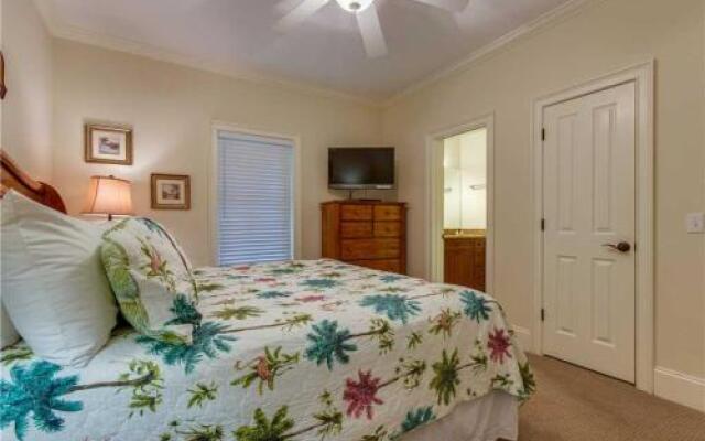 Palm Boulevard 3407 by RedAwning