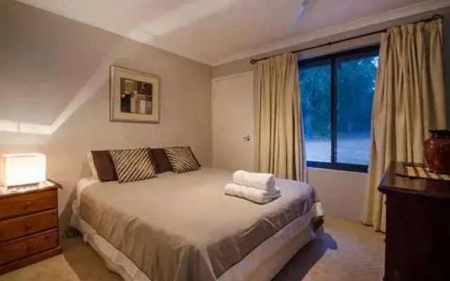 Yallingup pet friendly Bush retreat