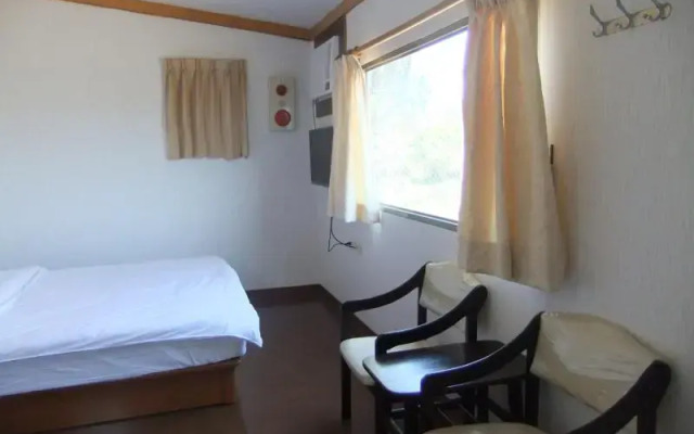 Guanshan House