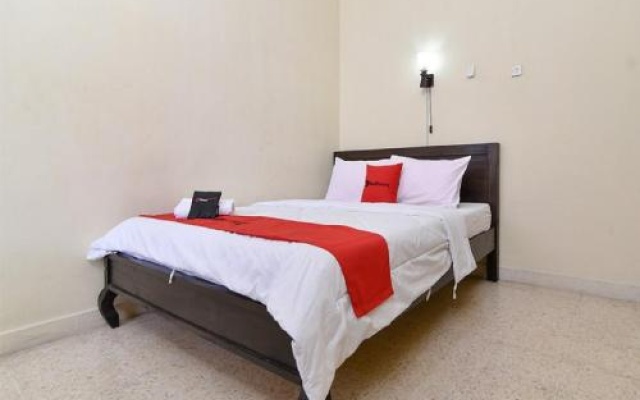 RedDoorz @ Tuban Kuta – Guest Rooms – Kuta