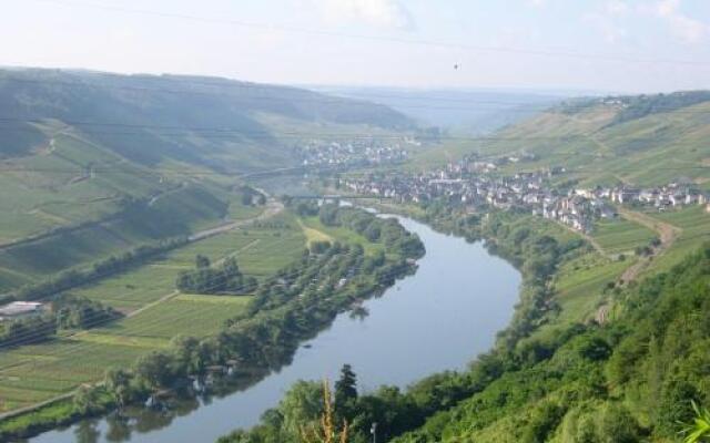 Ferienwohnungen Weingut Arns