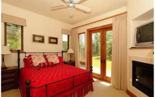 Deer Dancer Lodge by First Choice Property Management