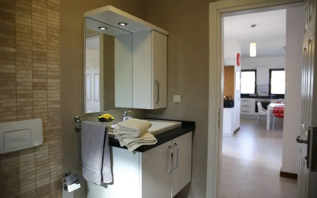 Important Group Villa Royal