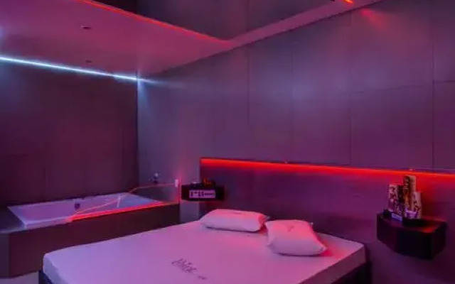 Point Motel (Adults Only)