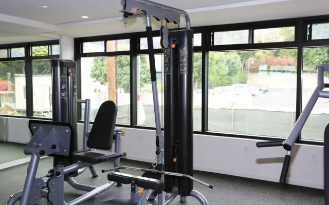 Modern Downtown Apartments by Barsala