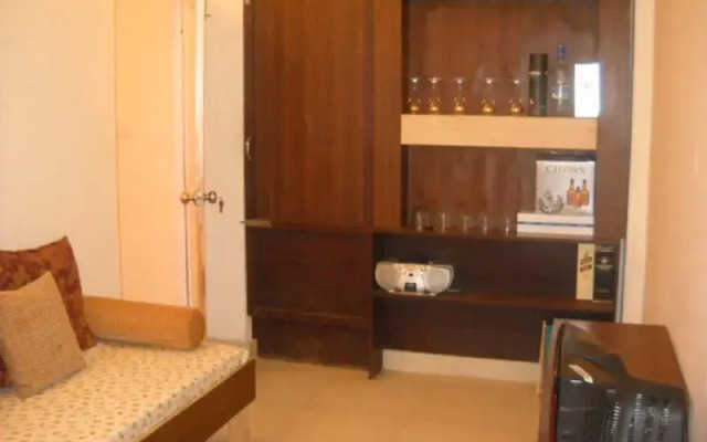 Club-10 Pine Lodge