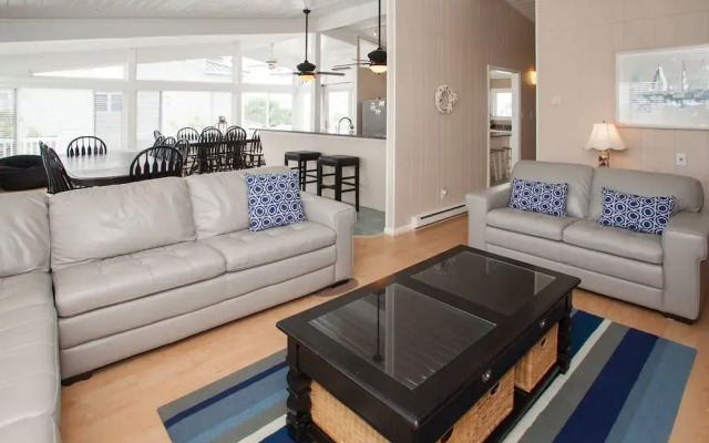 Cuddlefish - 5 Br Home