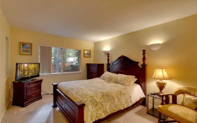 Tahoe Villa Bonita by RedAwning