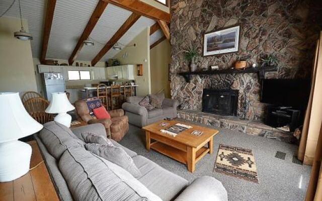 Overlook - 4 Br condo by RedAwning