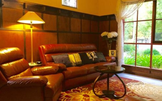 Eugenie Cottage 1930s Art Deco – Guest Rooms – Bright