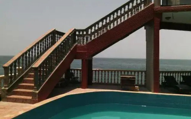 Seaside Suites and Hotel