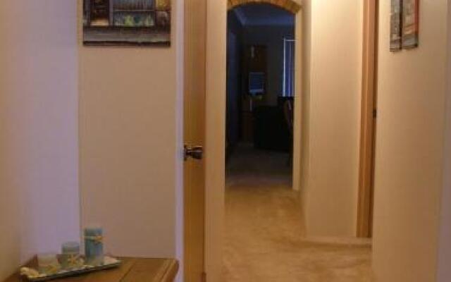 Renas Court, Unit 6, 72 Little Street