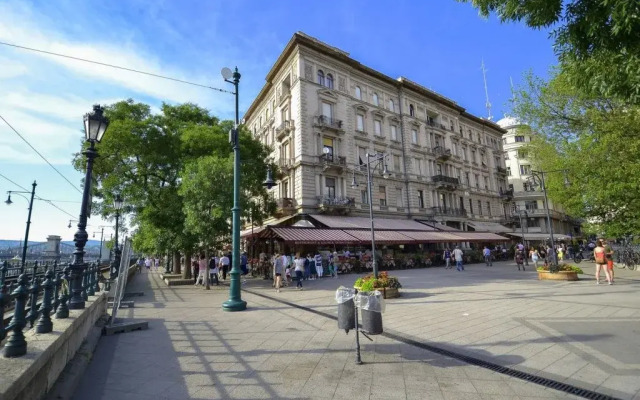 Vigadó Square Panorama Apartment