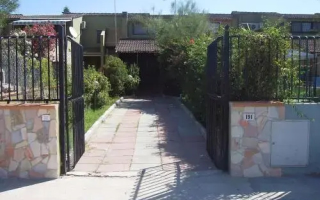 Bella villetta a schiera a 300m dal mare a Capitana