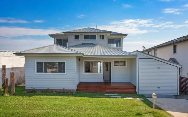 Elanora - Ocean St No.8