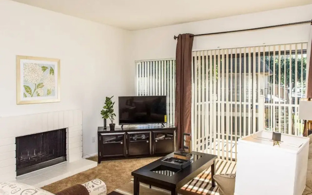 Visalia Apartment #873932 by RedAwning