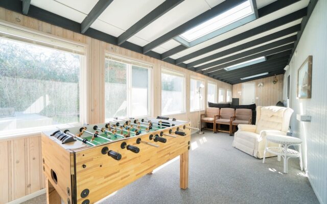 Seabreeze, Roads End