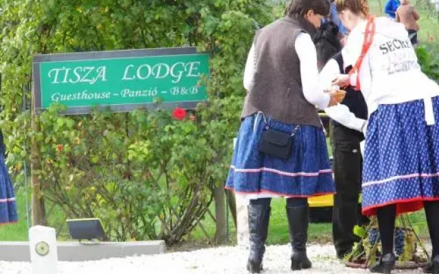Tisza Lodge