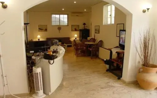 Doreen Suites