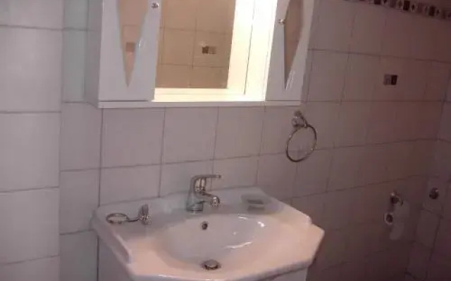 Mandorla Apartments