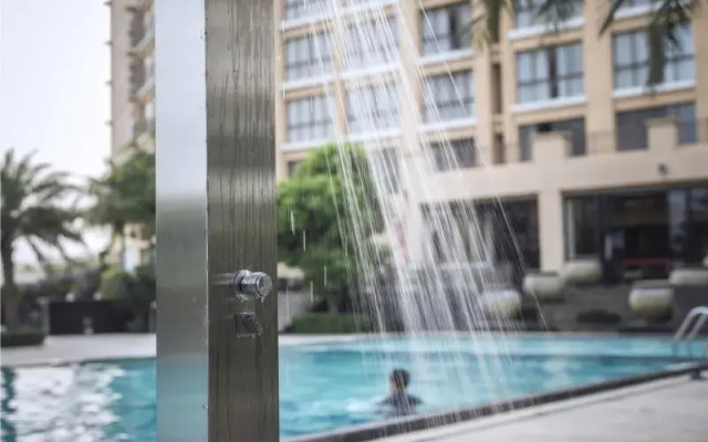 Days Hotel & Suites Da Peng Hainan