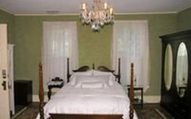 Magnolia Grove Bed And Breakfast