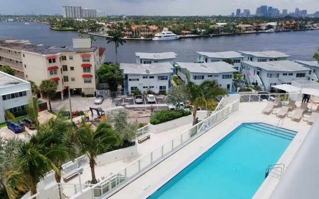 Fort Lauderdale Beach Suites - The Gale
