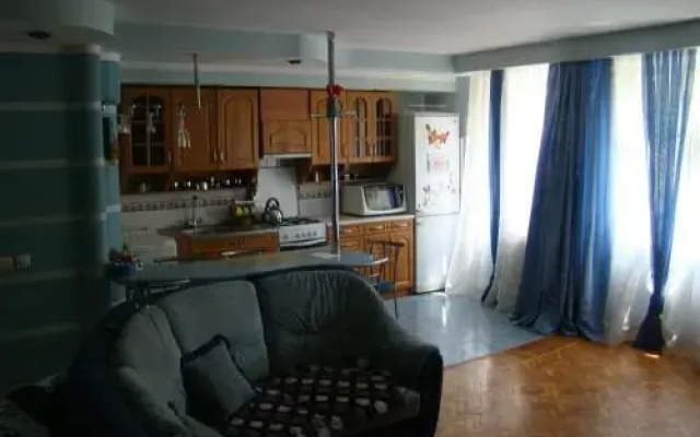 Apartment on mikroraion Parus