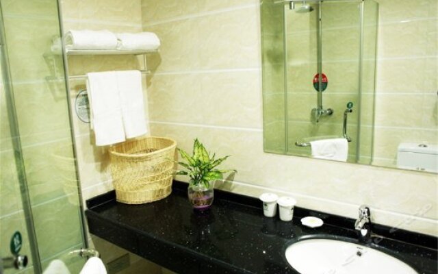 GreenTree Inn Dalian Jinzhou Railway Station Express Hotel