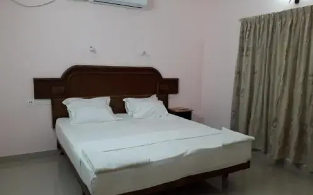 Linchu Ayur Resort