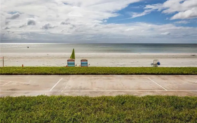 Strandview Tower 203