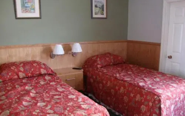 Clifford House B & B