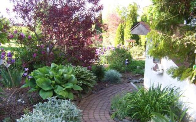 Bavarian Orchard Motel